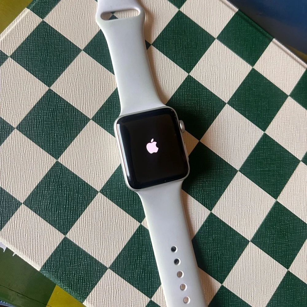 Apple Watch Series 3 42 mm with S/M band